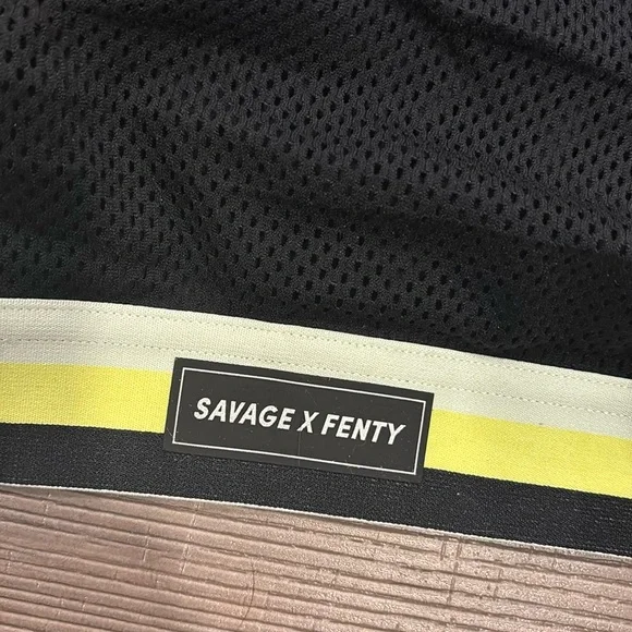 Savage X Fenty Pin Up Low Impact Sports Bra 4X - Picture 3 of 5